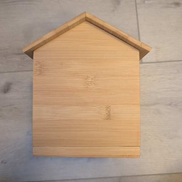 Bamboo House Tissue Box Holder - Picture 4 of 10